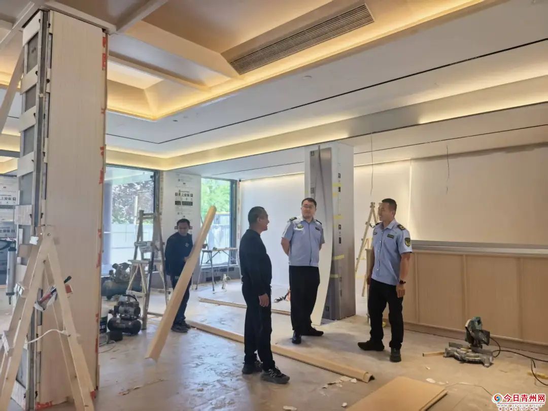 守好高空 “安全线”丨王府街道扎实开展高空作业专项整治行动